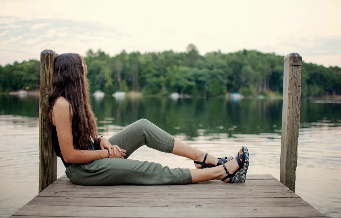 Фото обои лето, девушка, река, причал, длинные волосы