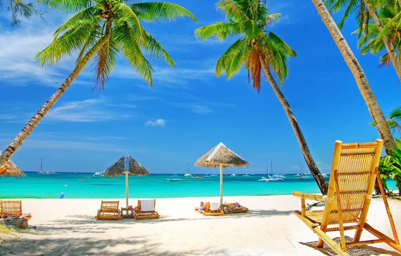 Фото обои песок, море, пляж, небо, облака, пальмы, отдых, лодка