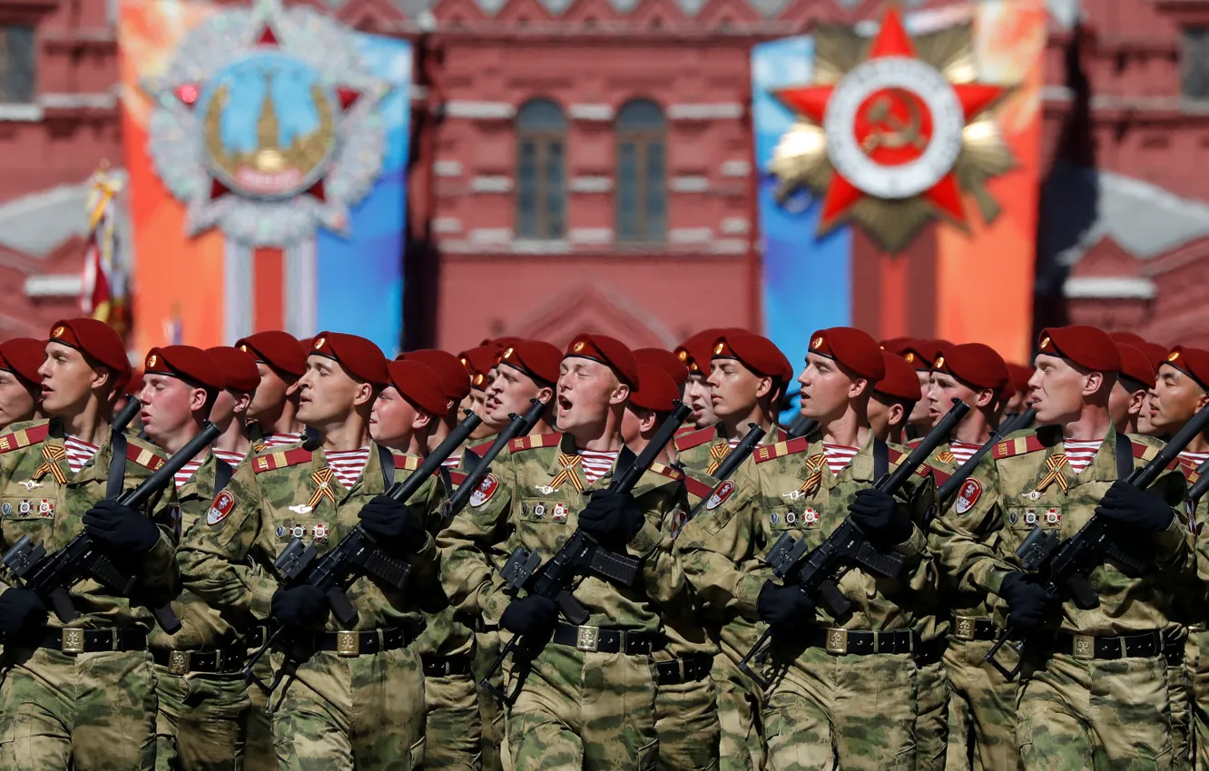 Фото обои праздник, солдаты, парад, Красная площадь, 9 мая, ура