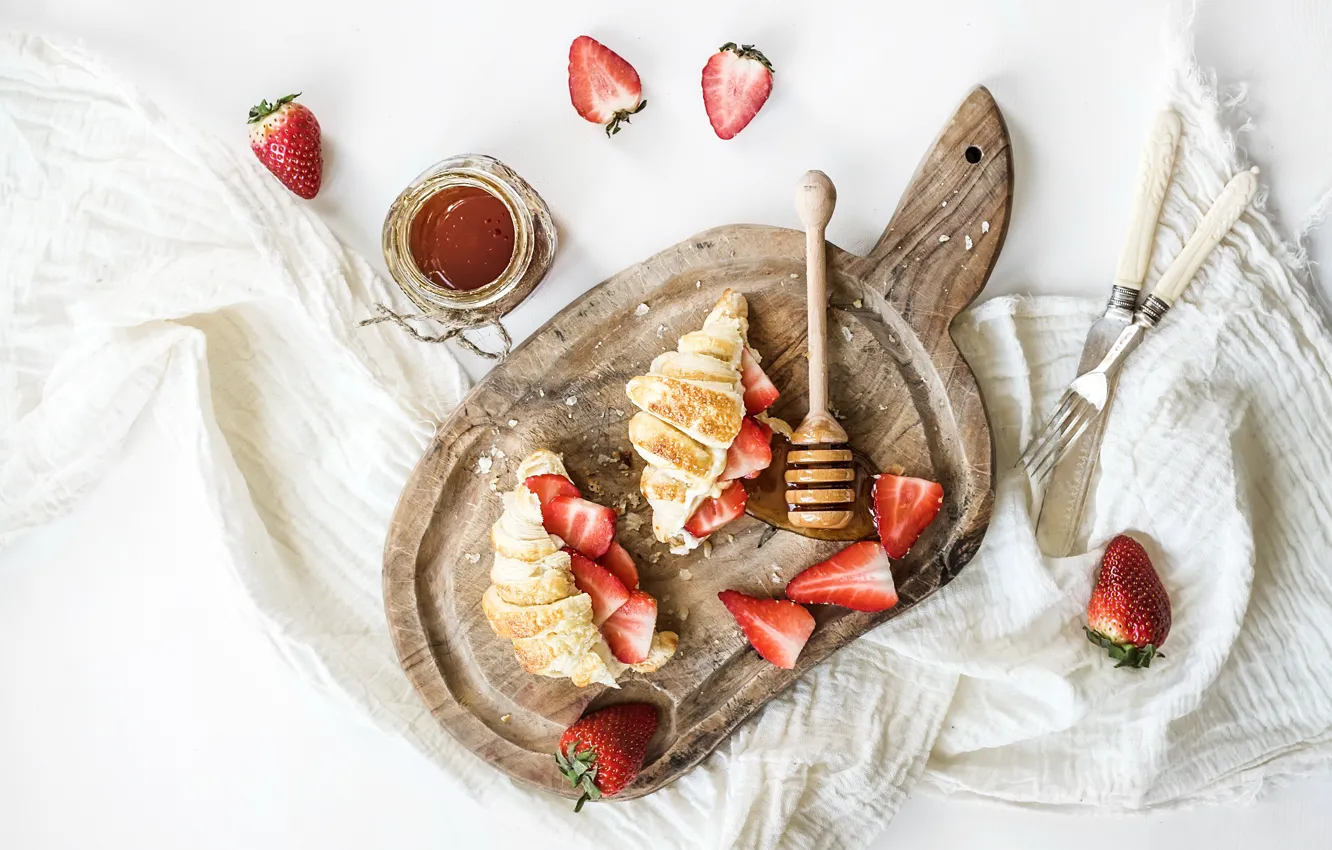 Фото обои ягоды, завтрак, клубника, джем, strawberry, breakfast, круассан, croissants