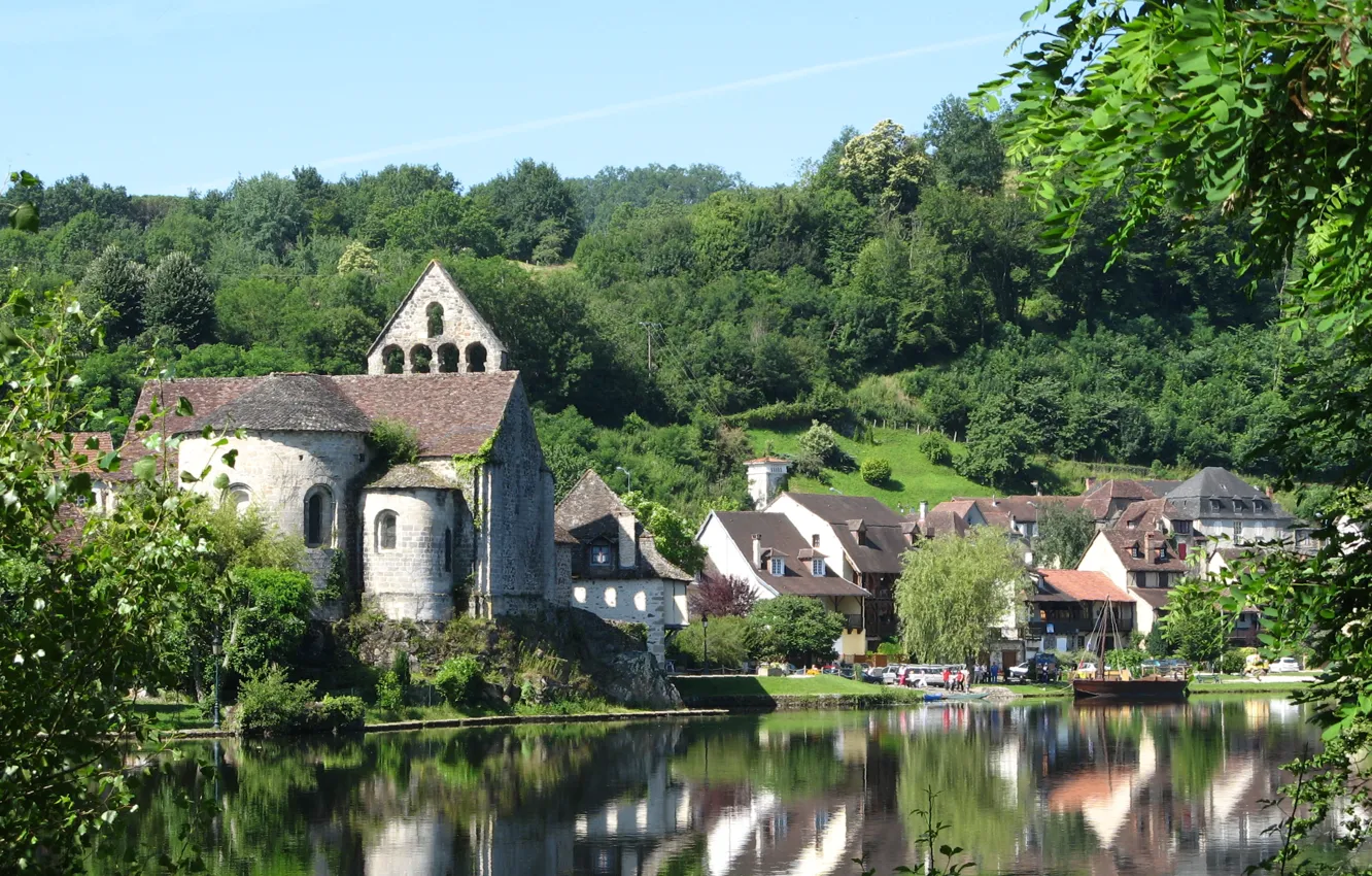 Фото обои город, река, Франция, France, Kapel des Pénitents, Limousin, Beaulieu-sur-Dordogne