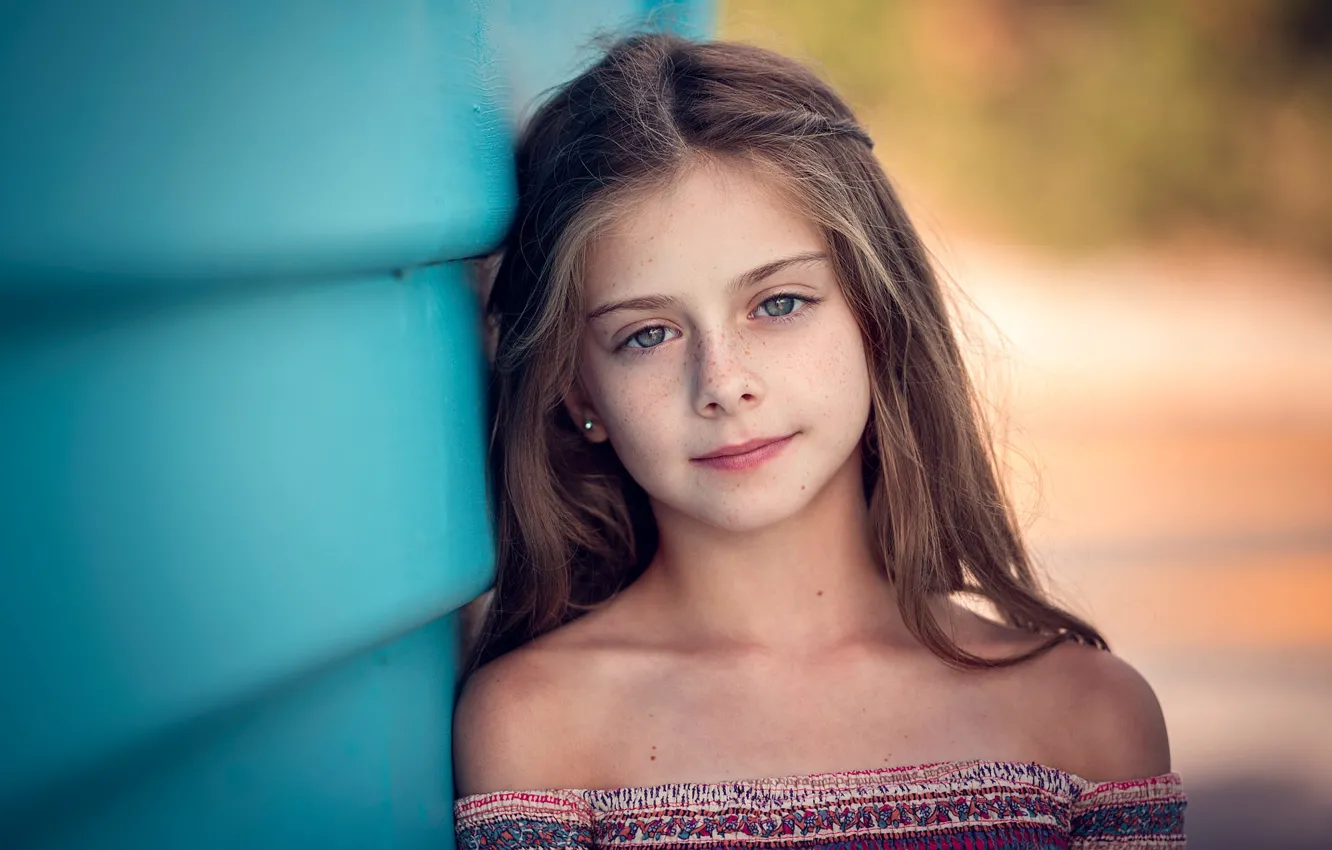 Фото обои портрет, девочка, веснушки, Natural Light Portrait, Zubair Aslam, Riv