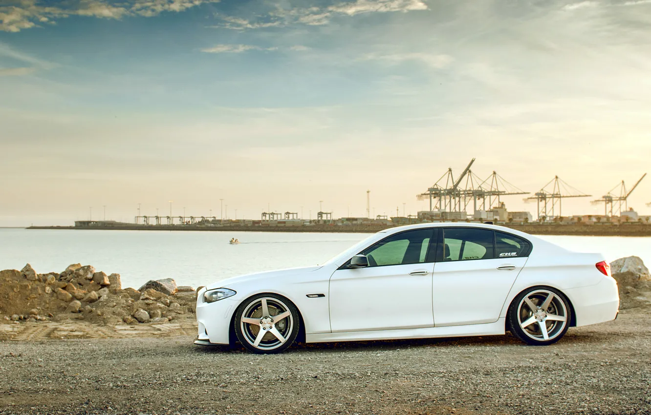Фото обои белый, бмв, BMW, white, wheels, side, F10, 550i