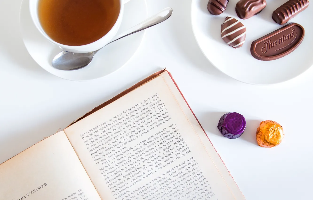 Фото обои настроение, чай, конфеты, книга, Чехов