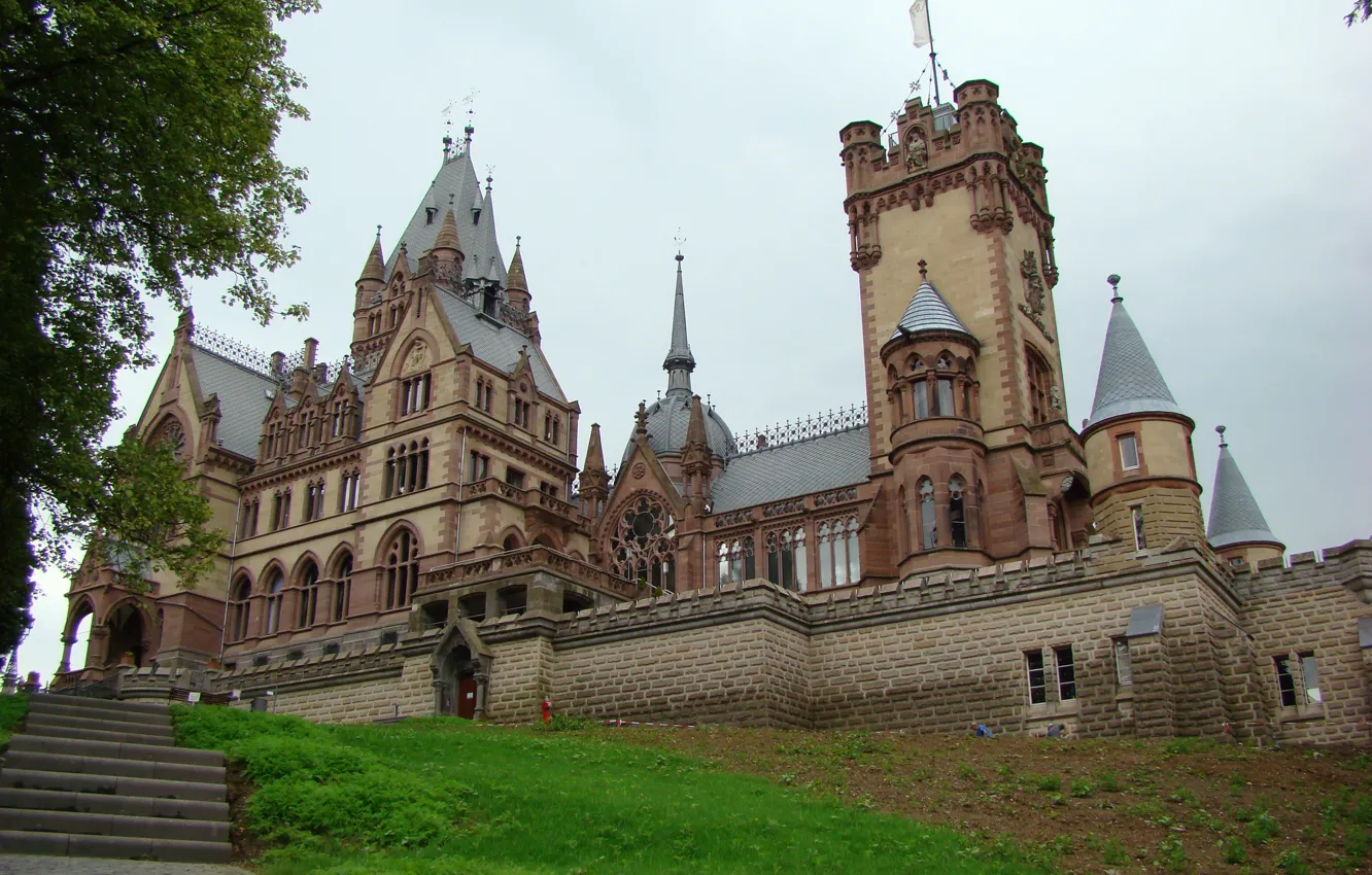 Фото обои трава, город, фото, замок, Германия, лестница, Drachenburg