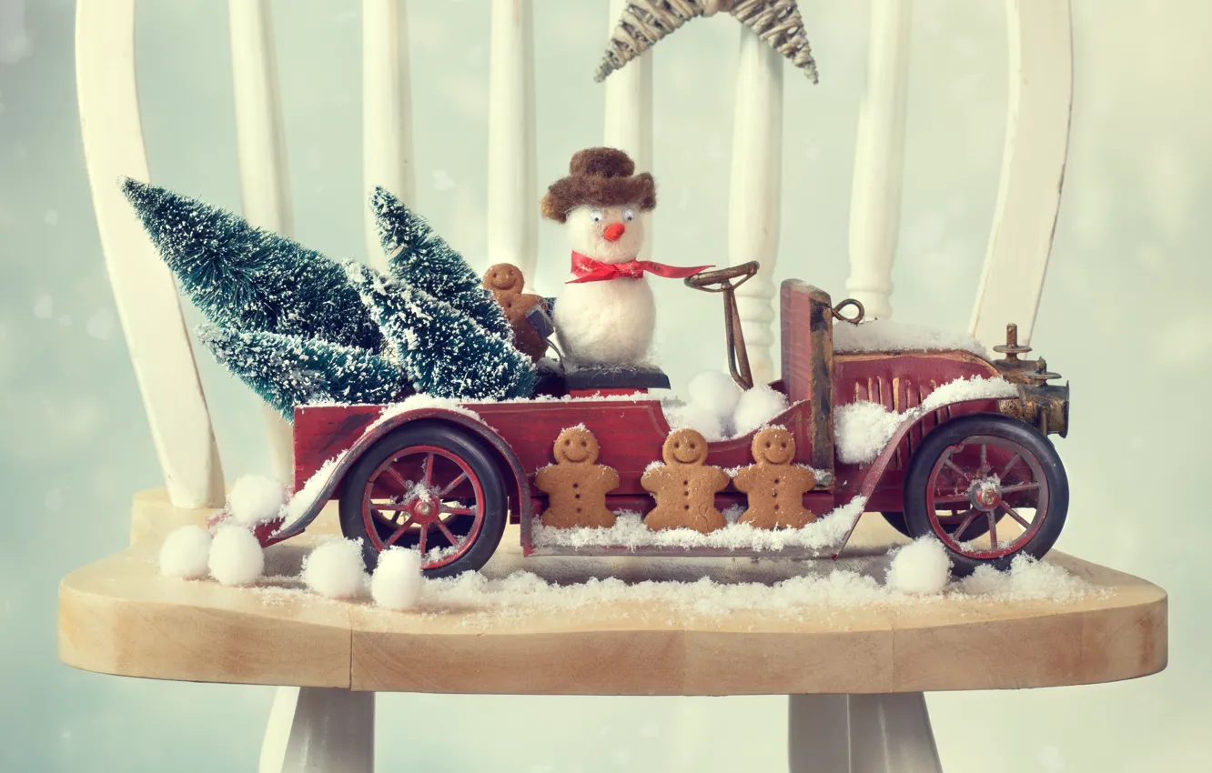 Фото обои машина, авто, стул, снеговик, ёлки, пряники