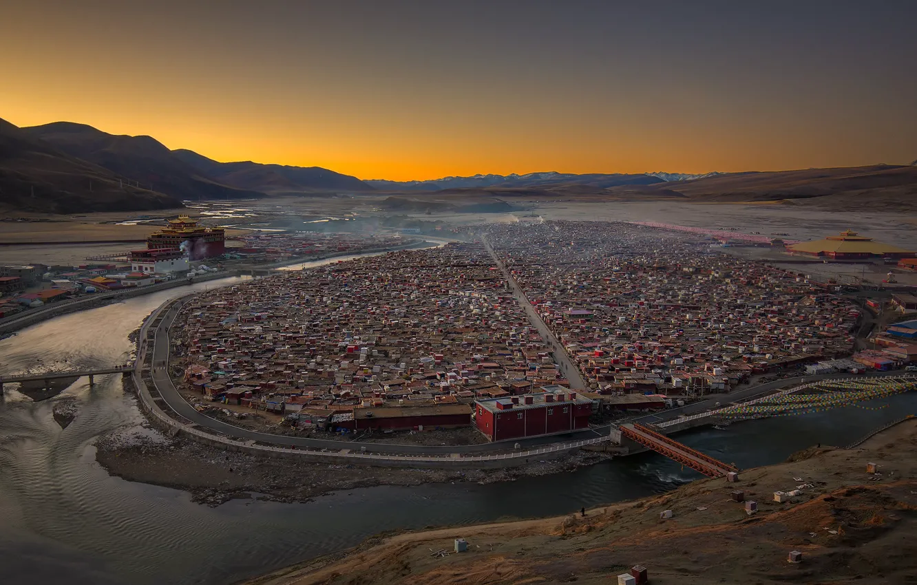 Фото обои город, река, дома, Тибет