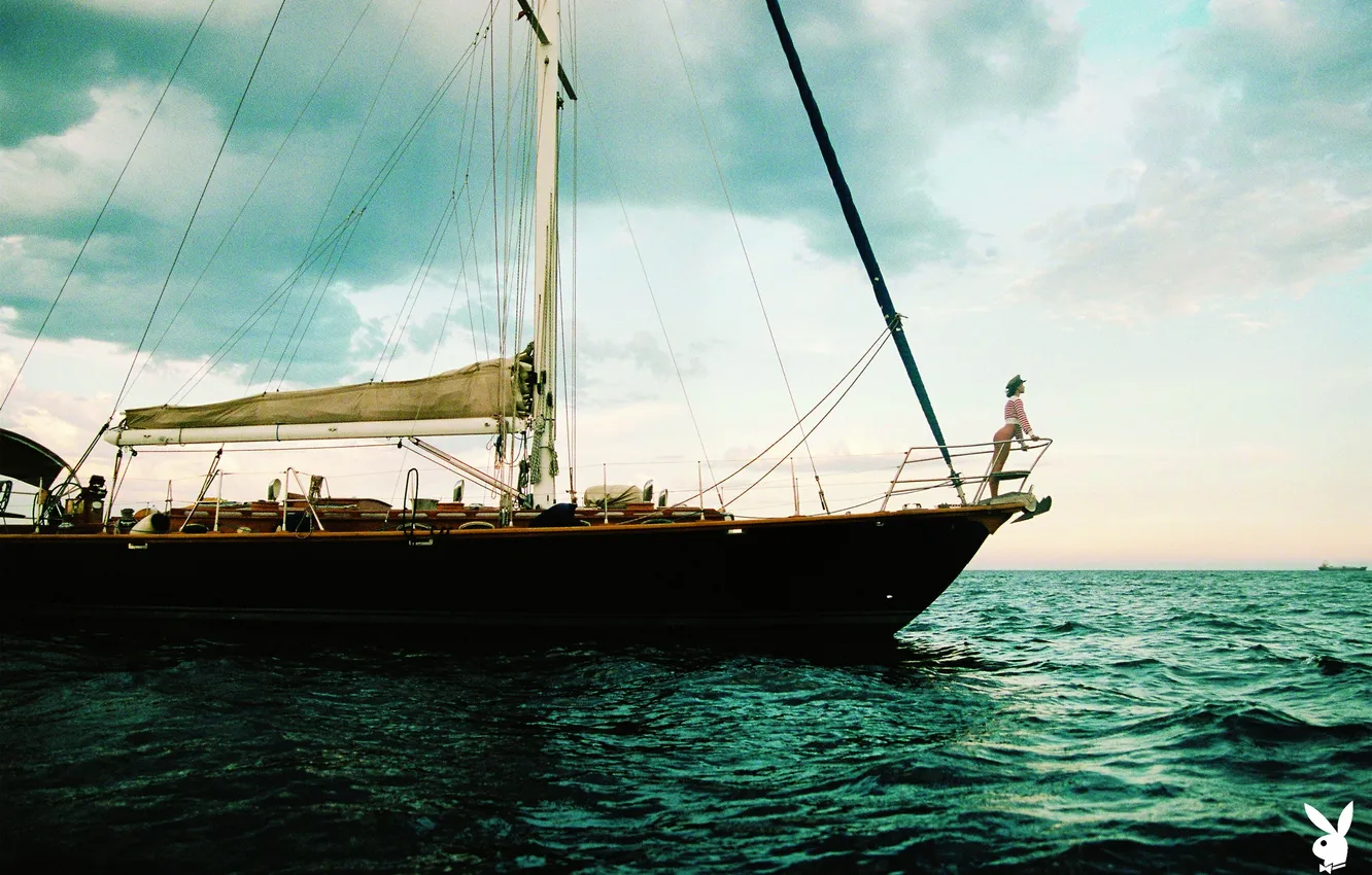 Фото обои playboy, ocean, water, model, horizon, boat, outdoor, sailing boat