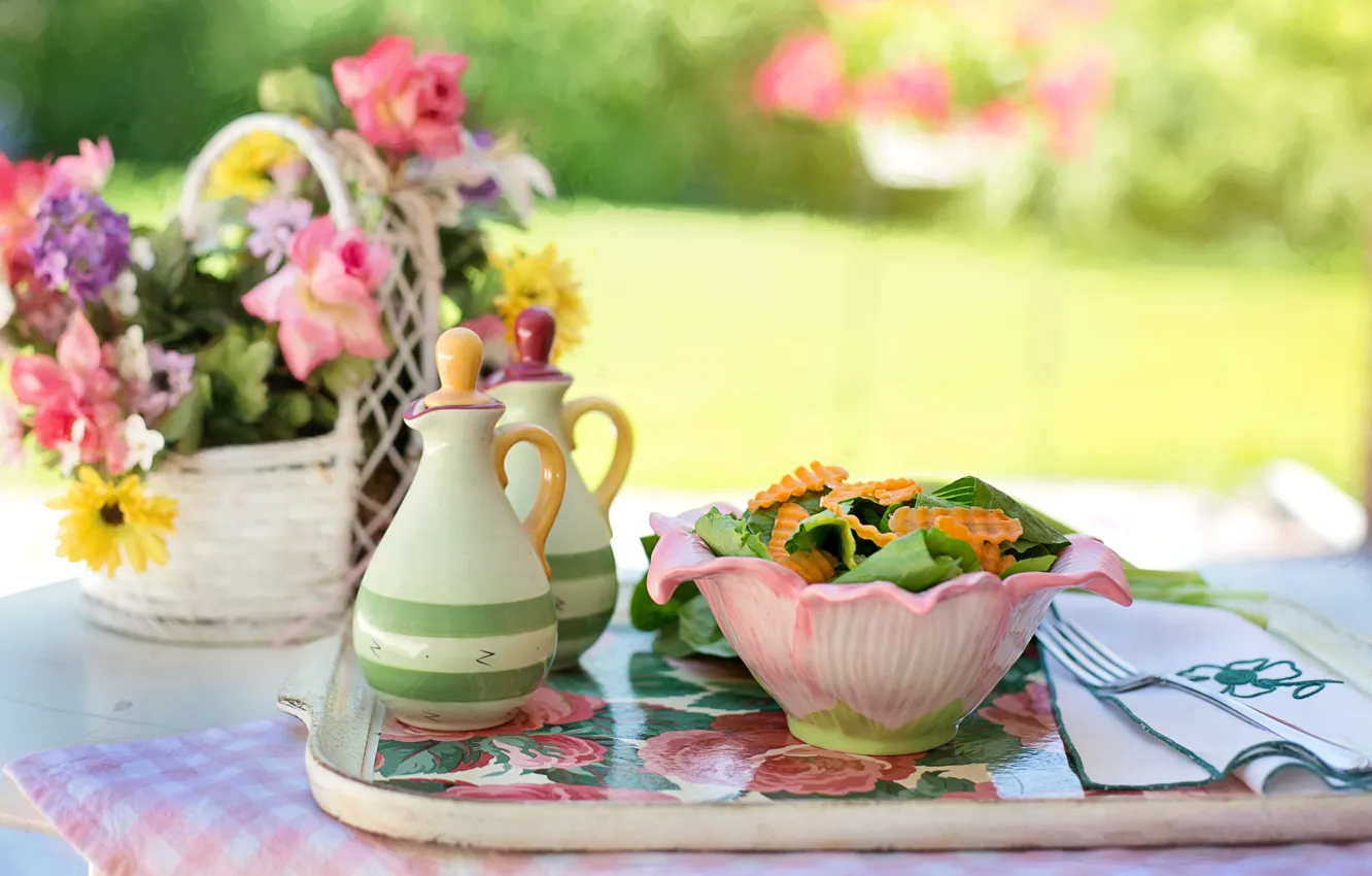 Фото обои лето, цветы, стол, еда, ваза, миска, вилка, салфетка