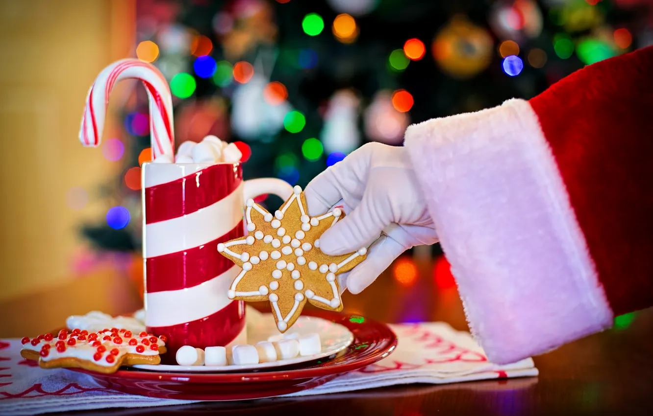 Фото обои праздник, звезда, новый год, рука, рождество, печенье, конфеты, кружка