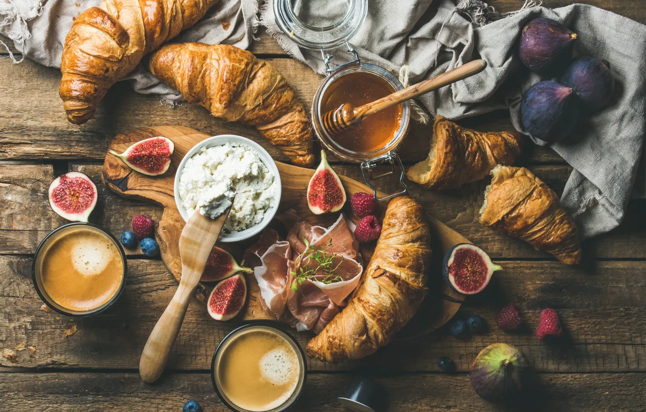 Фото обои кофе, еда, завтрак, сыр, бекон, круассаны, инжир, Natasha Breen