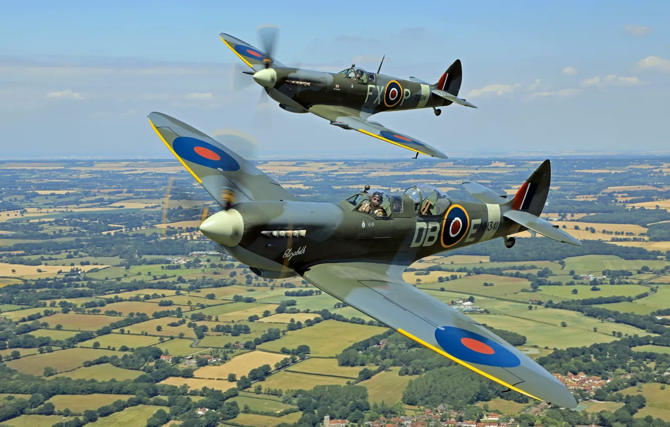 Фото обои Истребитель, Пара, Spitfire, Supermarine Spitfire, RAF, Вторая Мировая Война