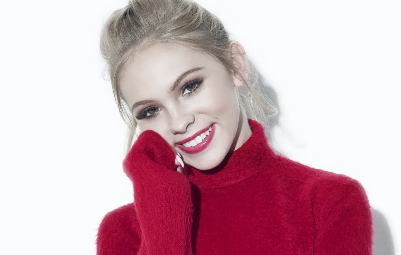Фото обои улыбка, модель, актриса, белый фон, певица, милашка, блондика, Blond
