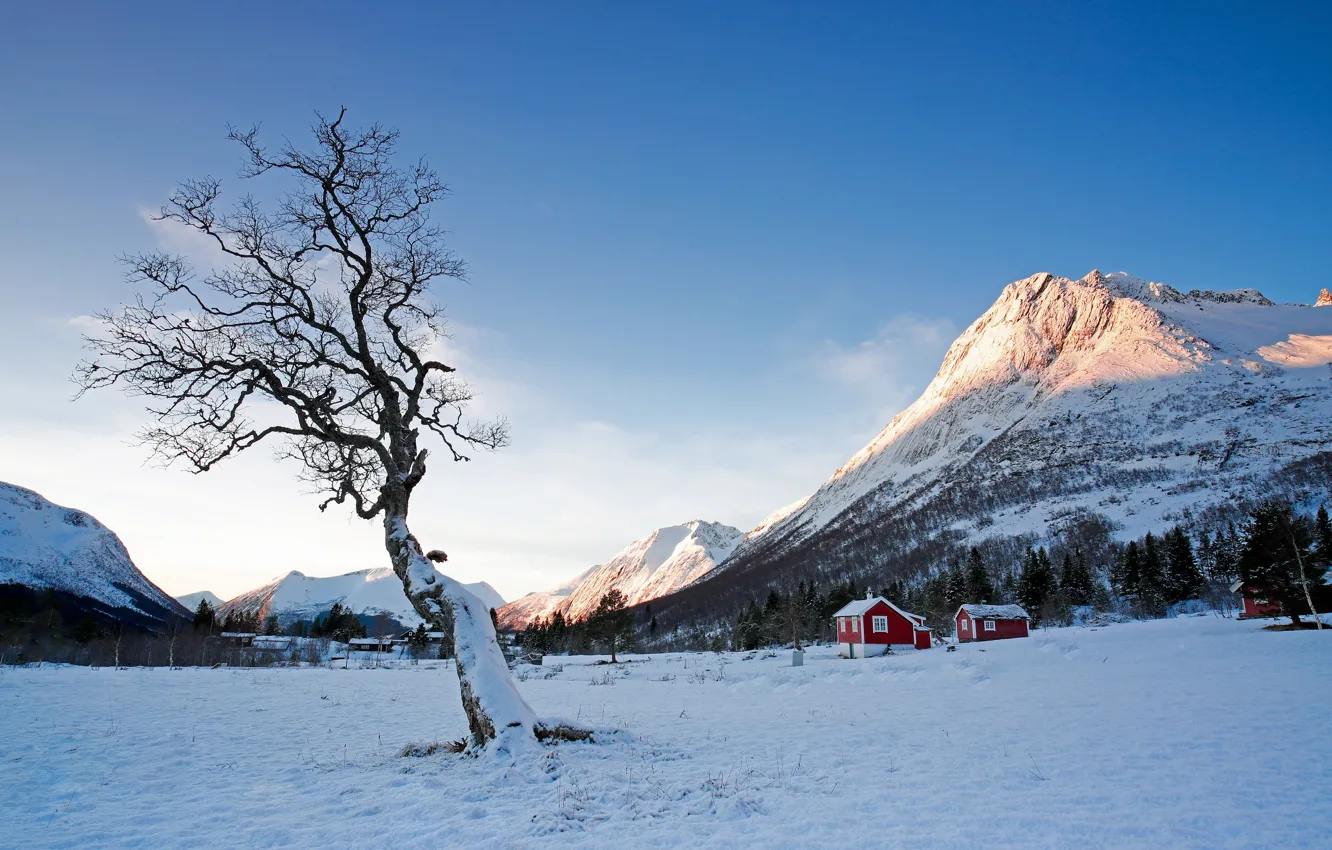 Фото обои снег, горы, Норвегия, домики, Møre og Romsdal