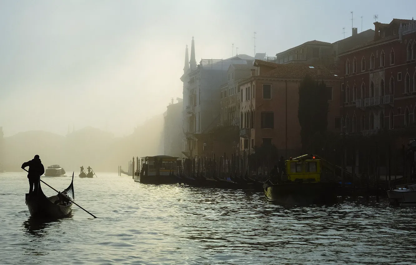 Фото обои city, twilight, sea, Italy, sunset, water, evening, fog