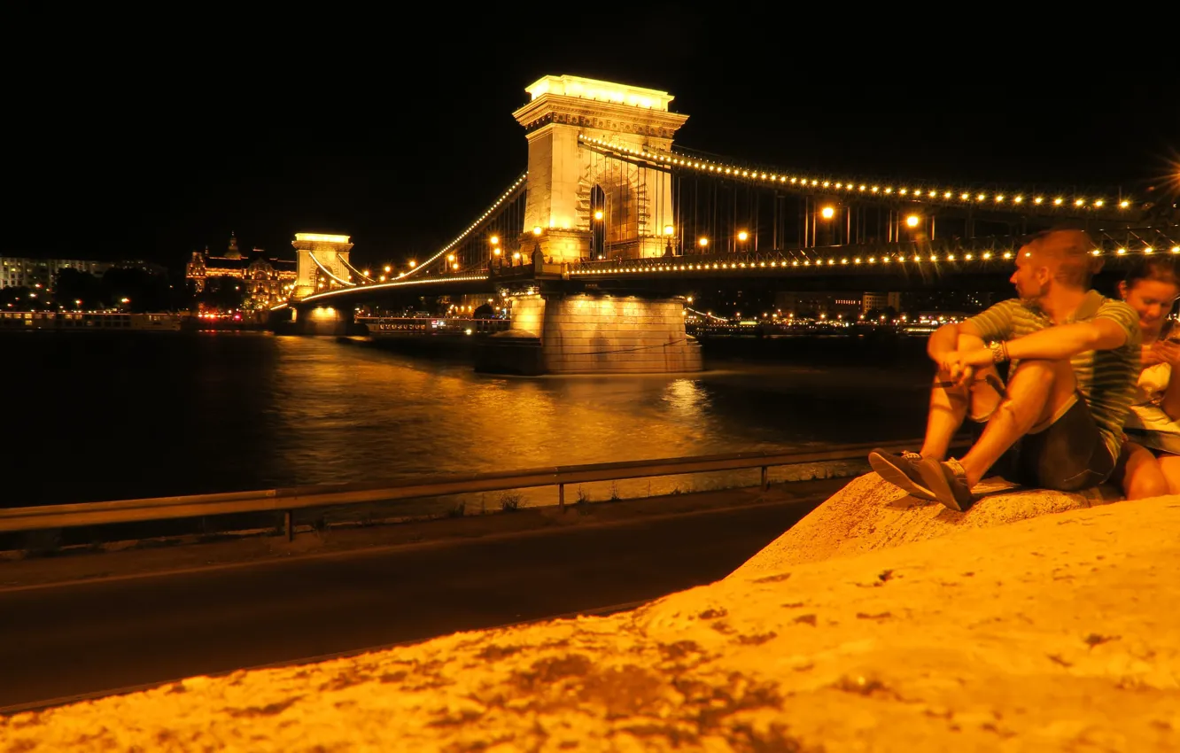 Фото обои ночь, огни, река, опора, Венгрия, Будапешт, Дунай, Цепной мост