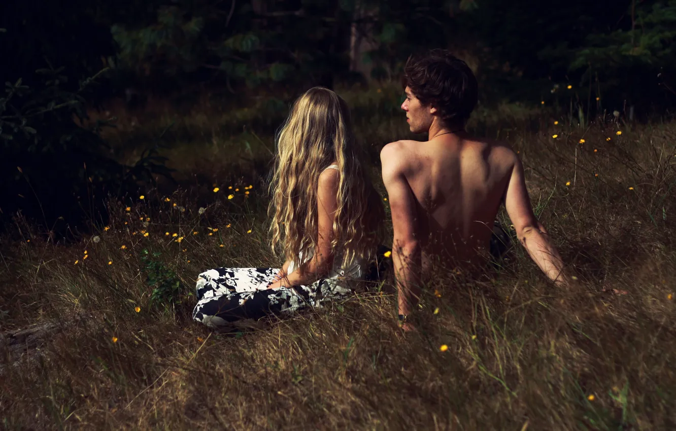 Фото обои трава, девушка, природа, волосы, парень