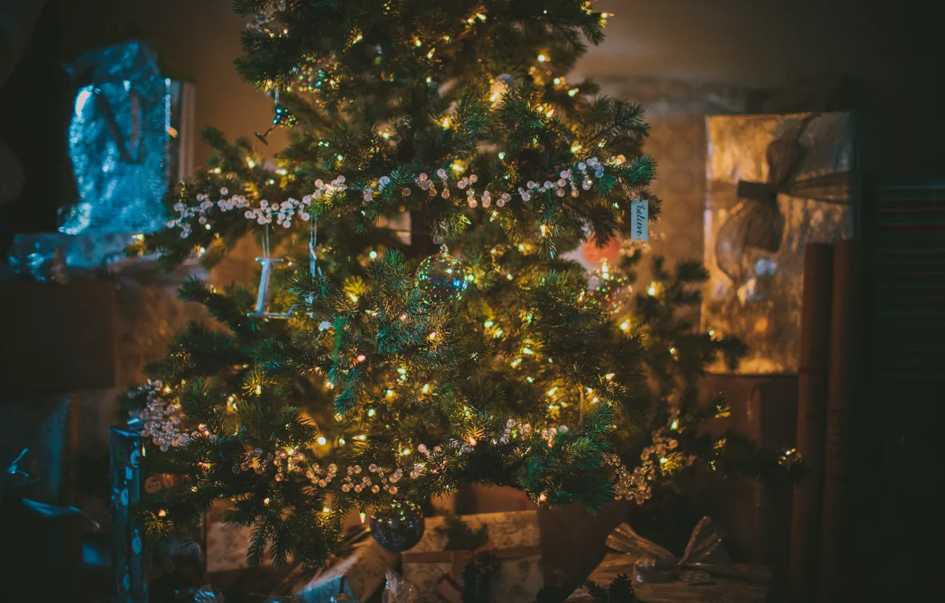 Фото обои праздник, игрушки, елка, подарки