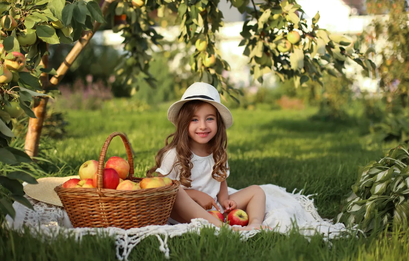 Фото обои улыбка, яблоки, девочка