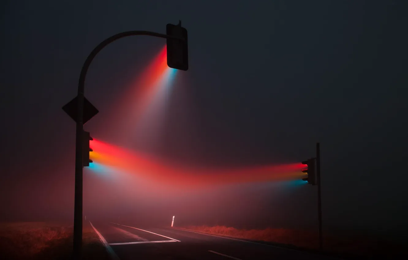 Фото обои дорога, ночь, туман, светофор
