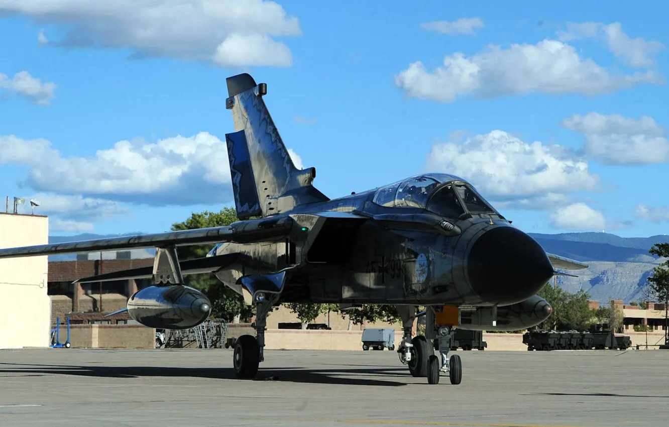 Фото обои истребитель-бомбардировщик, Panavia, Tornado, боевой реактивный самолёт с крылом изменяемой стреловидности, ВВС Германии