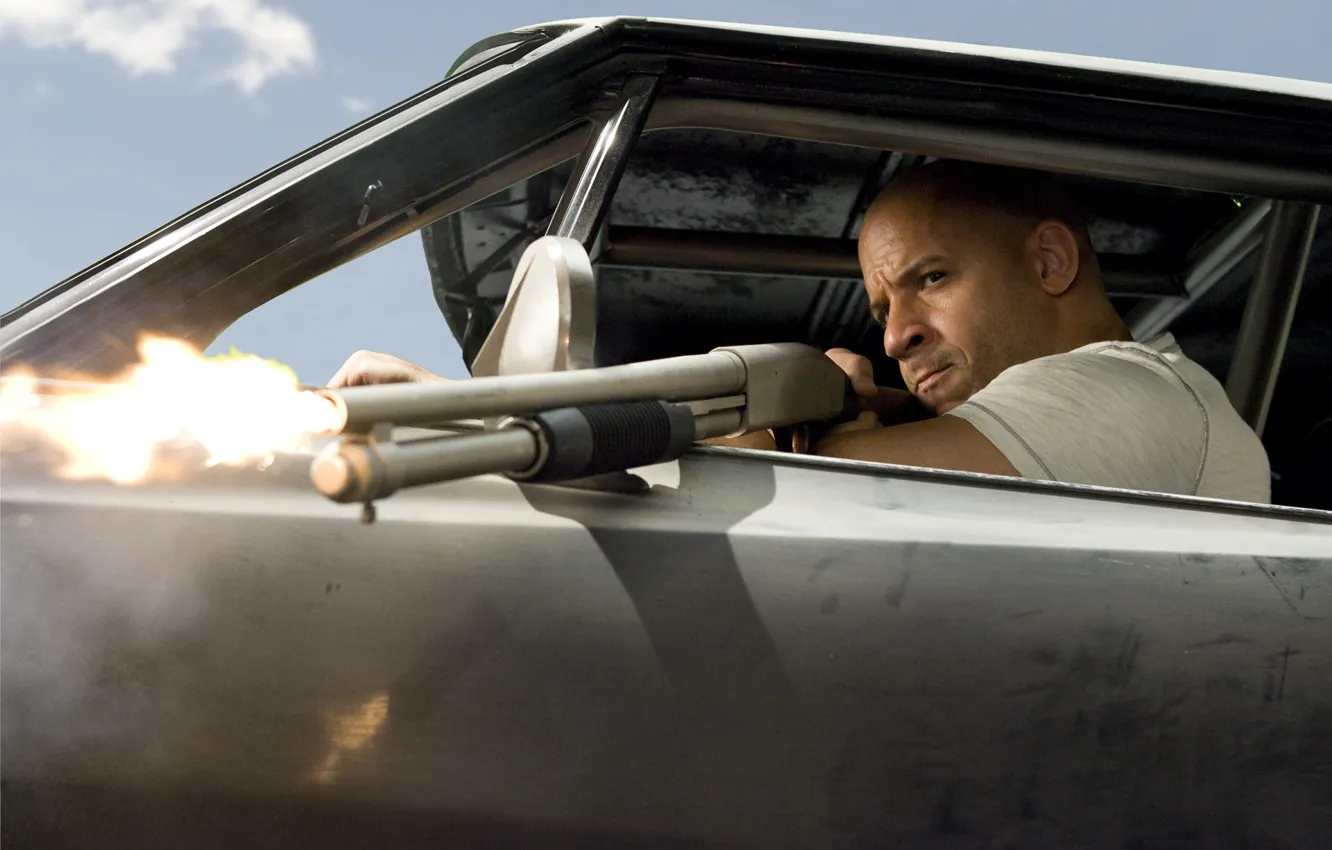 Фото обои оружие, мужик, актер, Вин Дизель, дробовик, Vin Diesel, Форсаж 4, Dominic Toretto