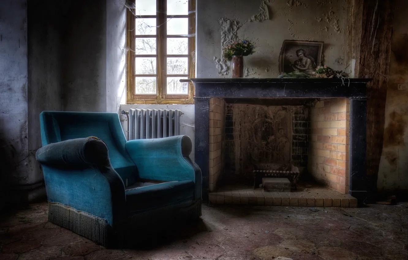 Фото обои кресло, окно, камин
