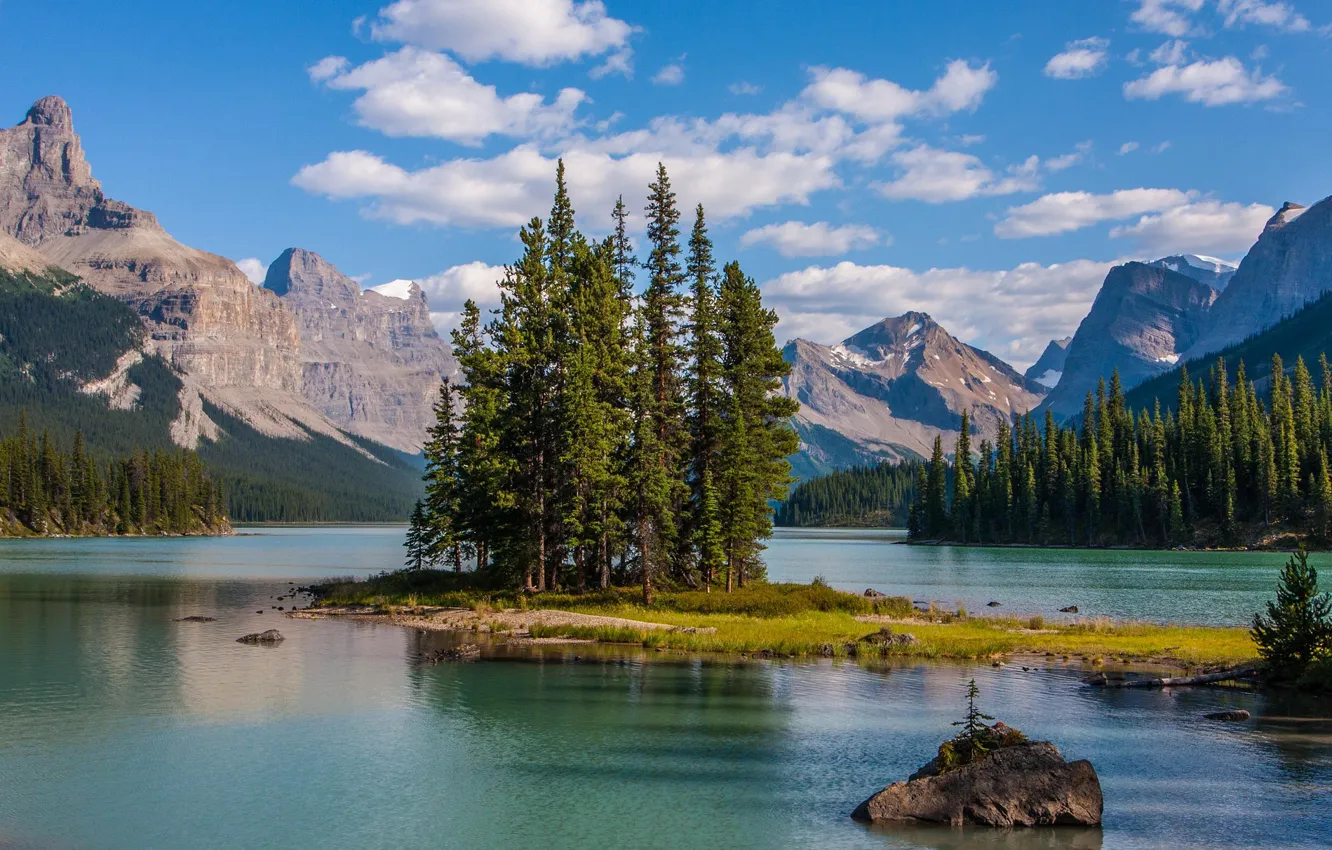 Фото обои деревья, горы, озеро, остров, Канада, Альберта, Maligne Lake, Jasper national Park