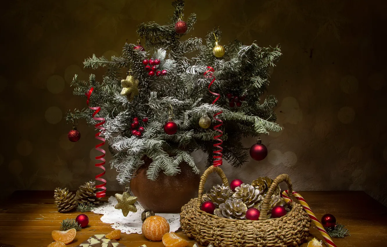 Фото обои украшения, ветки, праздник, новый год, ель, фрукты, натюрморт, корзинка