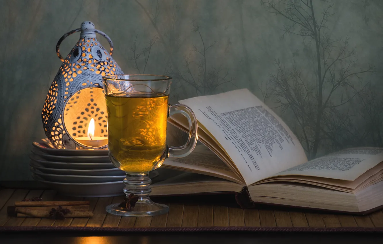 Фото обои чай, бокал, свеча, книга, аромолампа