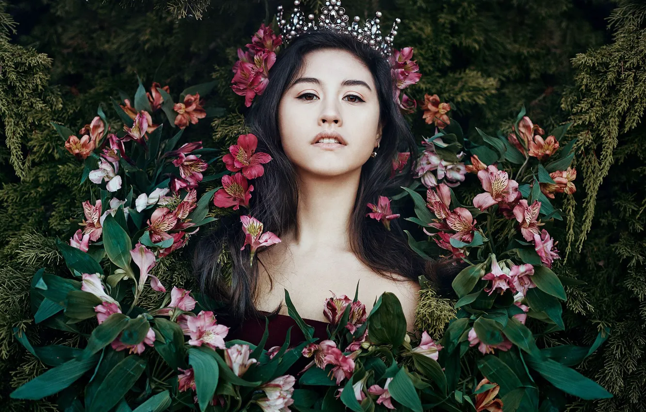 Фото обои взгляд, девушка, цветы, лицо, корона, альстрёмерия, Bella Kotak