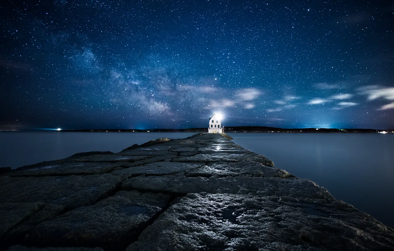 Фото обои небо, звезды, свет, маяк, остров, атлантический океан, USА