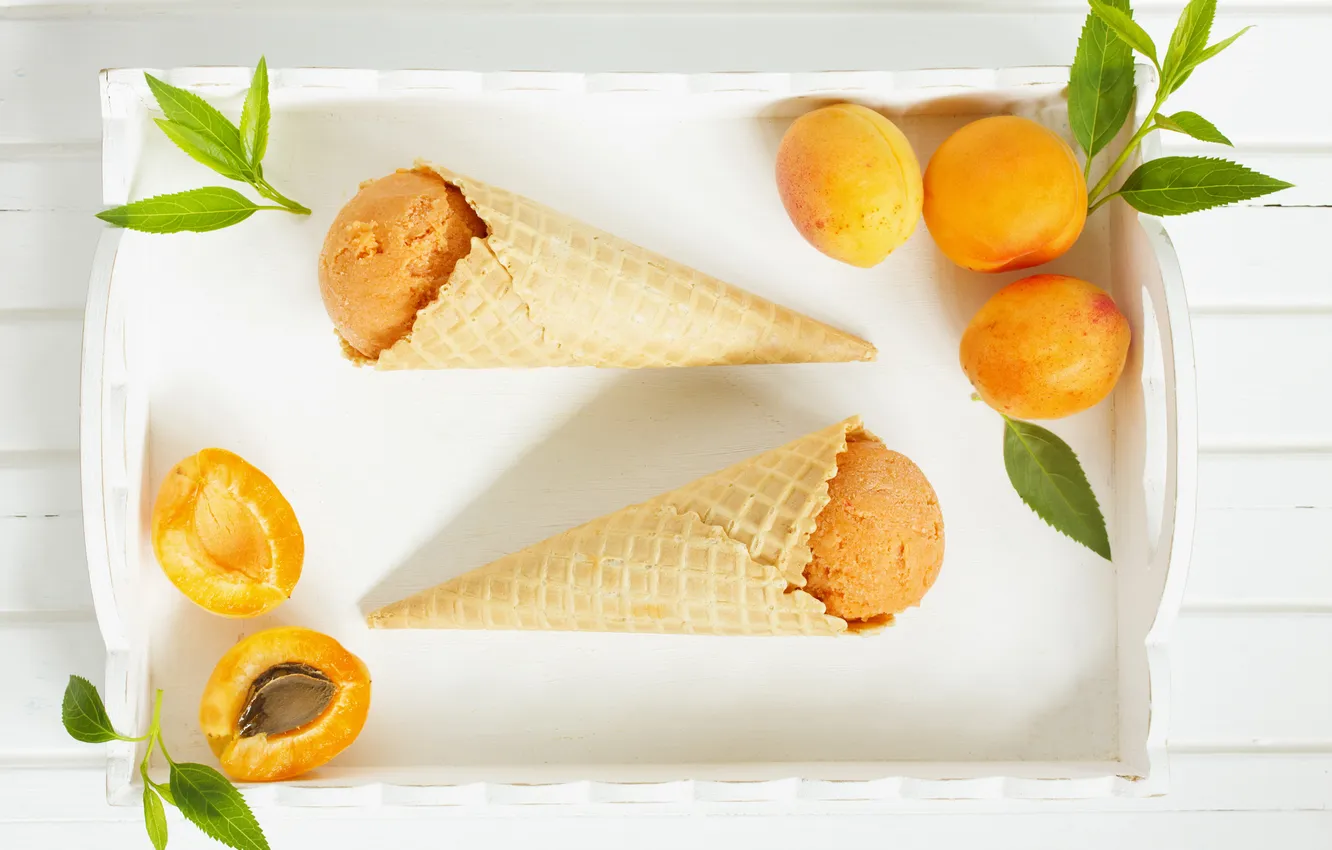 Фото обои мороженое, листики, рожки, абрикосы