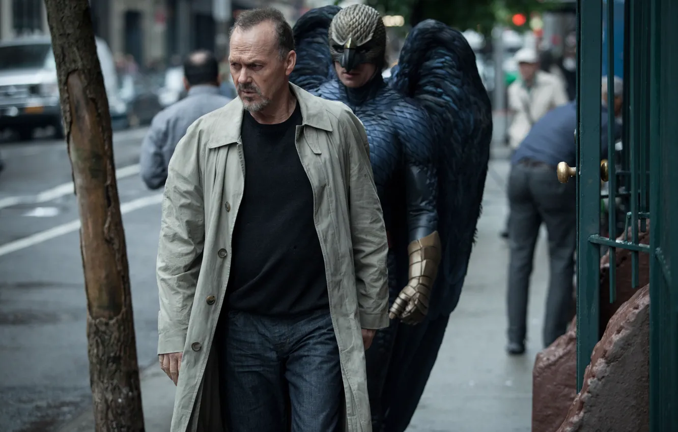 Фото обои крылья, маска, костюм, Birdman, Бёрдмэн, Michael Keaton, Майкл Китон