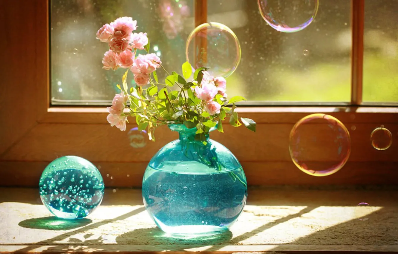 Фото обои bubbles, blue, still life, vase, roses