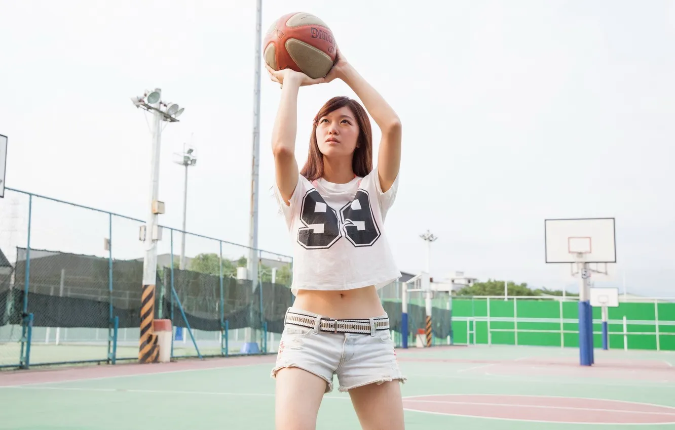 Фото обои поза, Девушка, азиатка, баскетбол, площадка