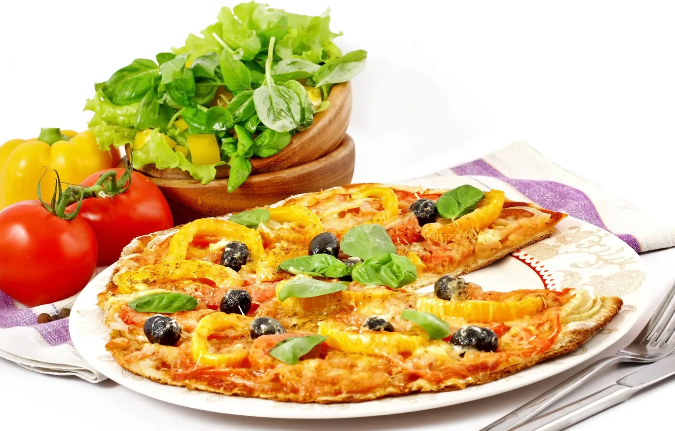 Фото обои зелень, сыр, лук, мясо, пицца, помидор, оливки, блюдо