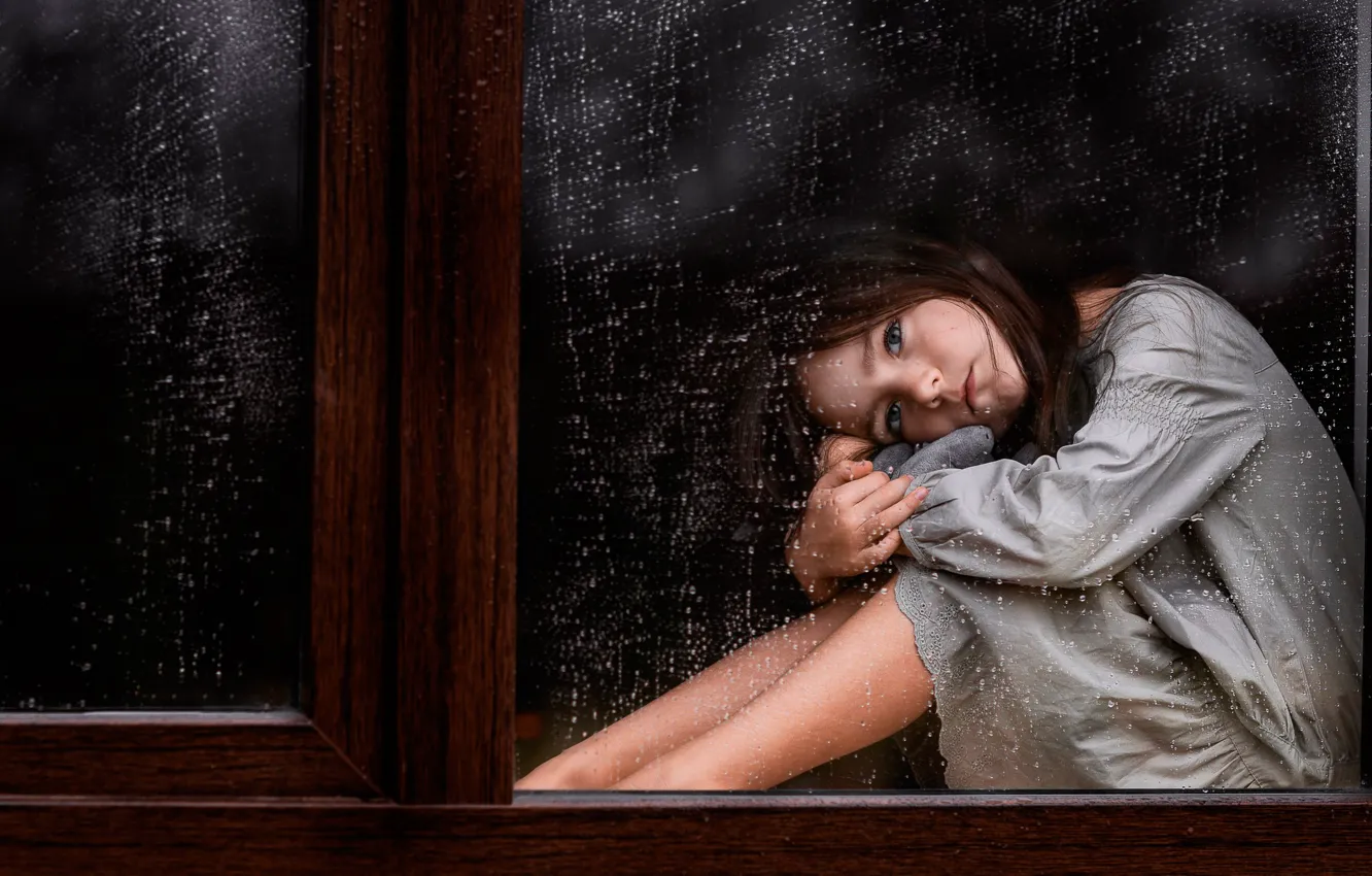 Фото обои грусть, стекло, капли, девочка