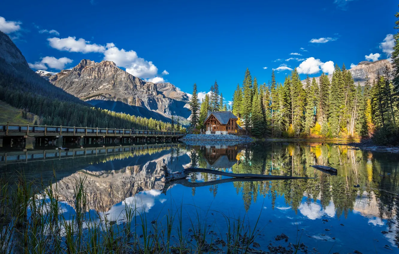 Фото обои небо, облака, озеро, отражение, Канада, Canada, Yoho National Park, Emerald Lake