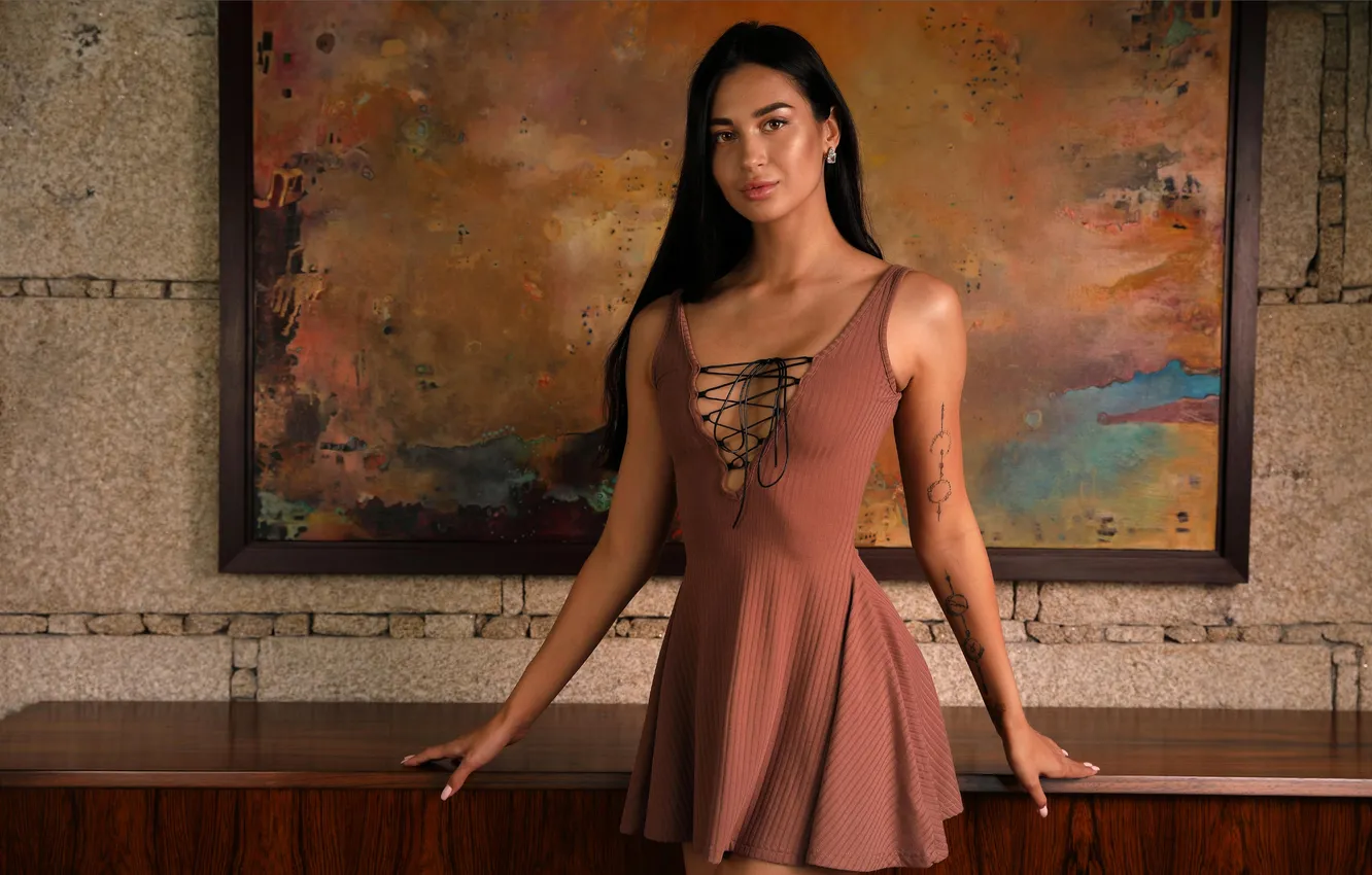 Фото обои girl, dress, beautiful, model, pretty, tattoo, sweet, brunette