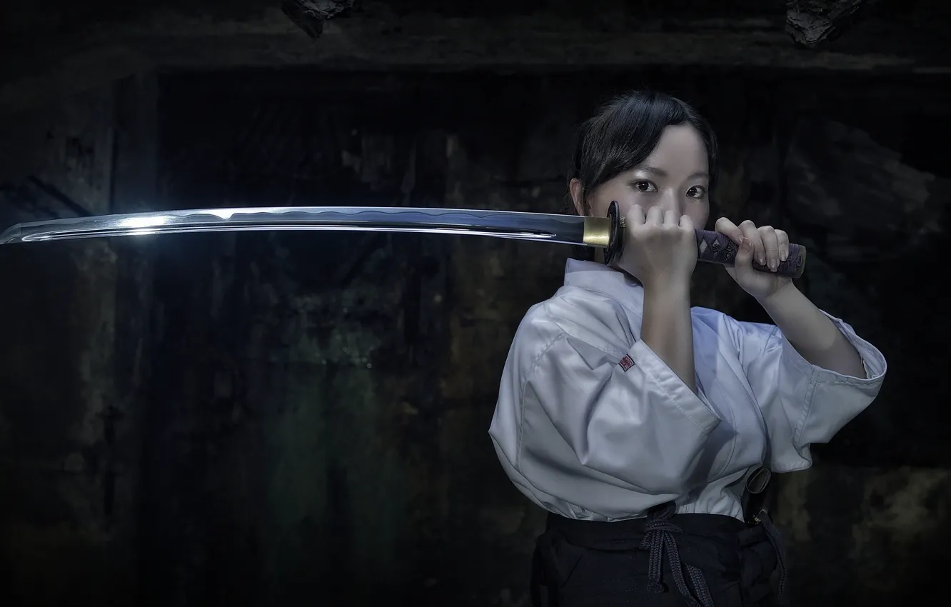 Фото обои взгляд, девушка, оружие, катана, кимоно, азиатка