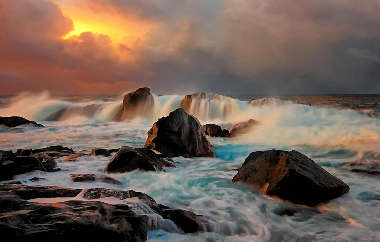 Фото обои море, небо, тучи, шторм, камни