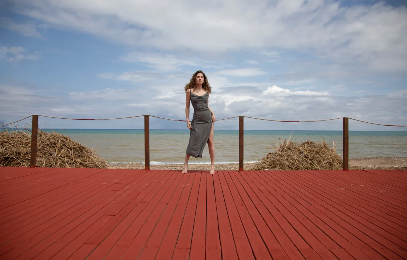 Фото обои waves, beach, sky, hot girl, ocean, brown hair, nature, model