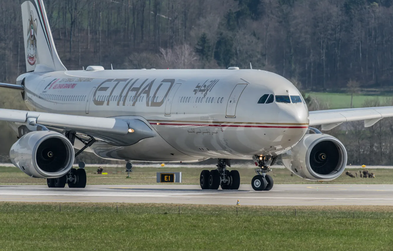 Фото обои взлетная полоса, Самолёт, Пассажирский, Airbus, A330