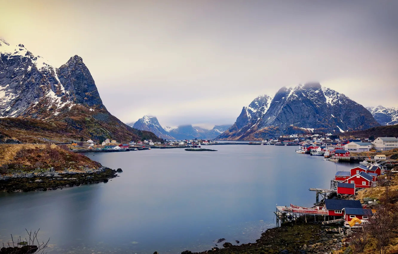 Фото обои облака, горы, камни, скалы, Норвегия, залив, домик, Lofoten
