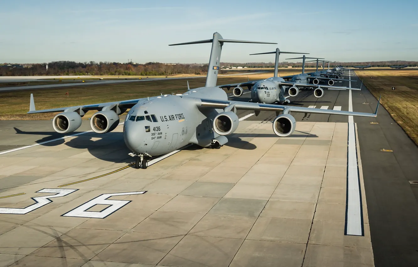 Фото обои аэродром, самолёты, C-17 Globemaster III