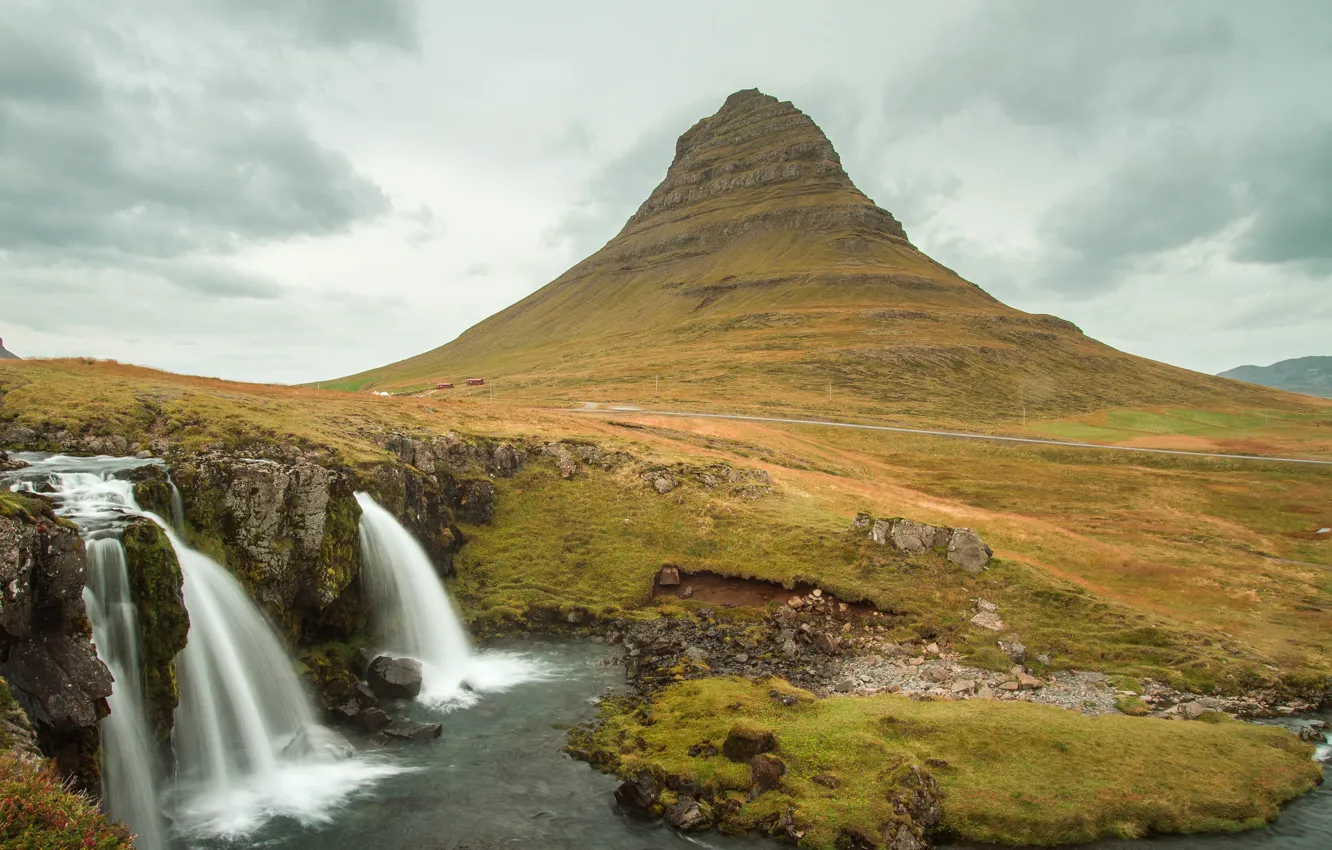 Фото обои небо, облака, гора, водопад, Исландия, Kirkjufell