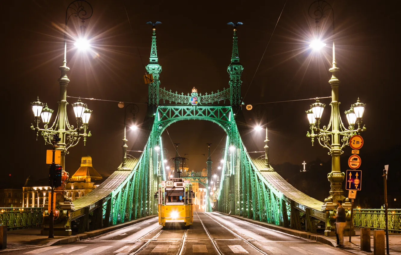 Фото обои мост, фонари, трамвай, ночной город, Венгрия, Hungary, Будапешт, Budapest