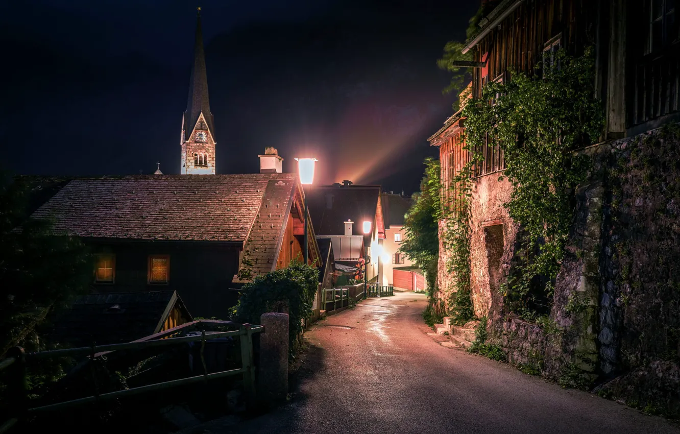 Фото обои ночь, улица, дома, Австрия, освещение, фонари, городок, Hallstatt