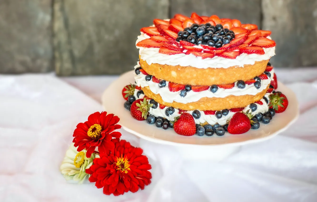Фото обои цветы, ягоды, черника, клубника, торт, красные, слои, крем